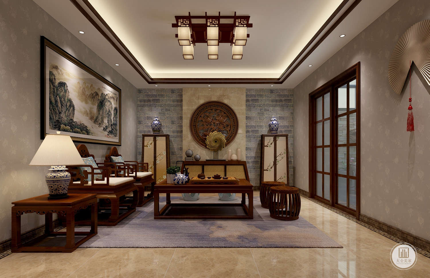 在设计上大胆的运用不同的方式，在中式的家具与传统的灯具，在细腻的山水挂画的背景下融为一体，浓古雅致的风韵立即扑面而来。