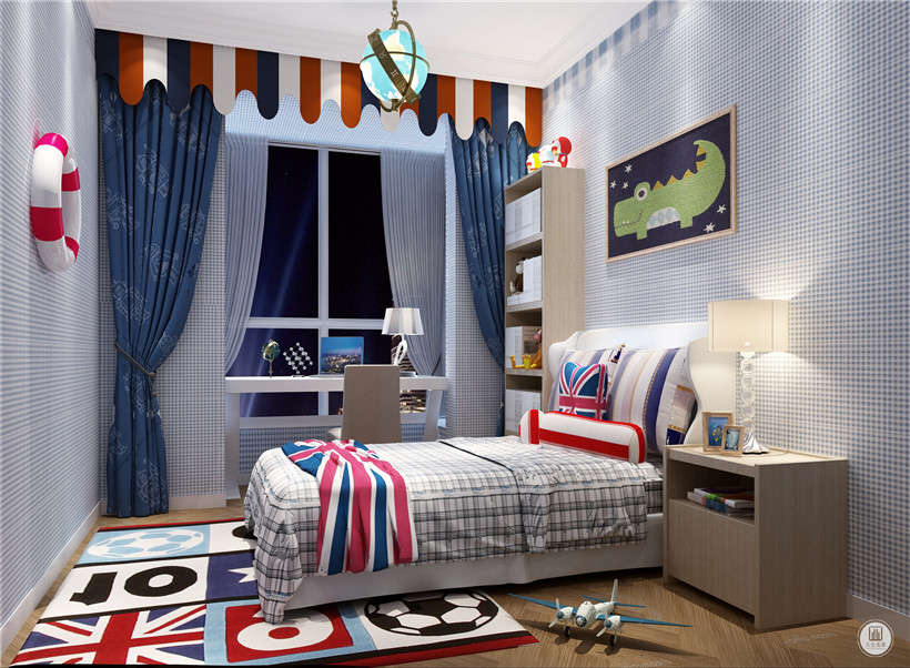儿童房则整体以浅蓝色格格壁布为主，清新可爱，与蓝色窗帘相得益彰，挂以简单的墙饰，便是孩子最爱的小天地。